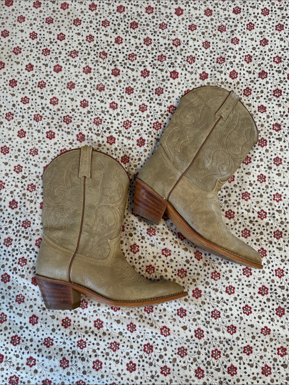 Women's Vintage Tan Embroidered Western Cowboy Boots